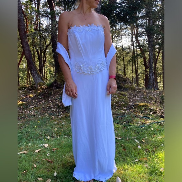 NWOT 2 pc corset wedding gown with scarf/wrap - Picture 16 of 16